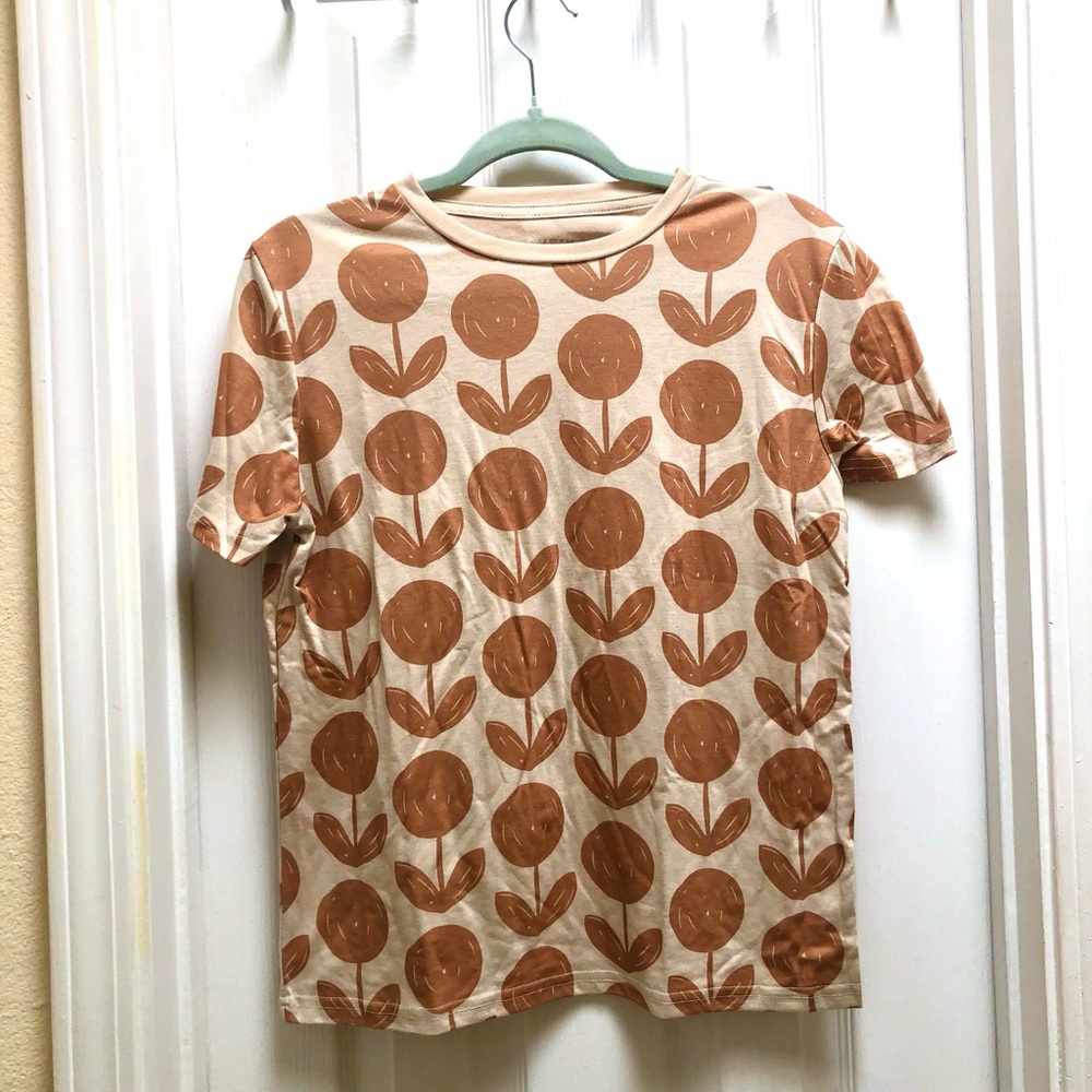 Retro T-Shirt with Burnt Orange Flower Print Boxy Cut Shein size S